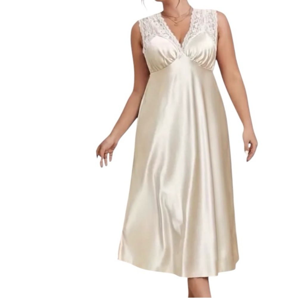 NWOT ..Silky Lace-Trim Ivory Nightgown